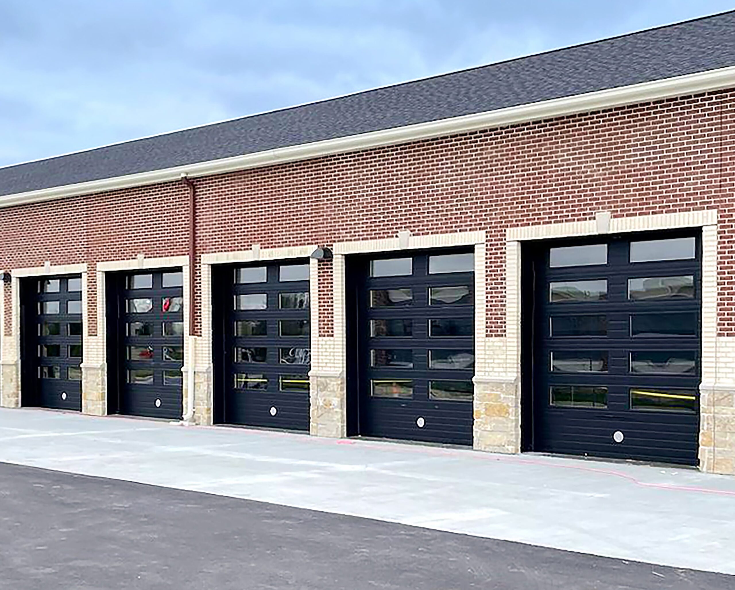 Sectional-Steel-Insulated-WindStorm-Commercial-Sectional-Door-Model-515-min-scaled